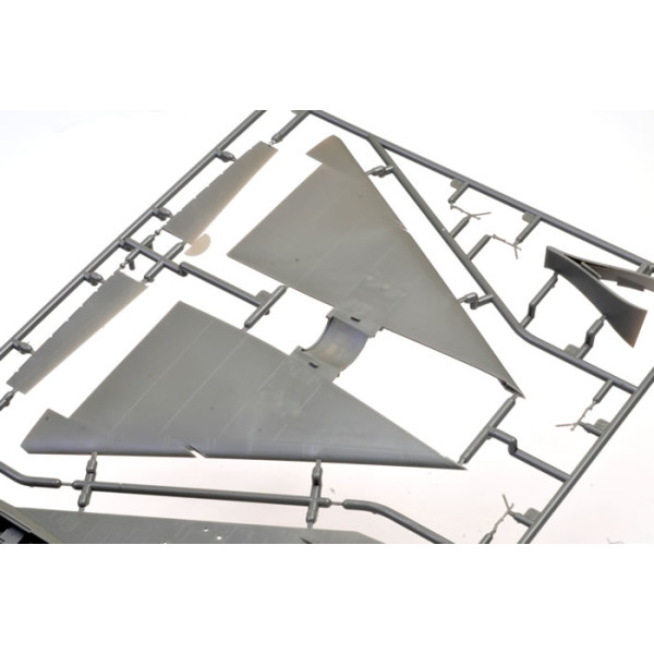 Convair F-106A Delta Dart Interceptor  1/72 Meng model ds-006