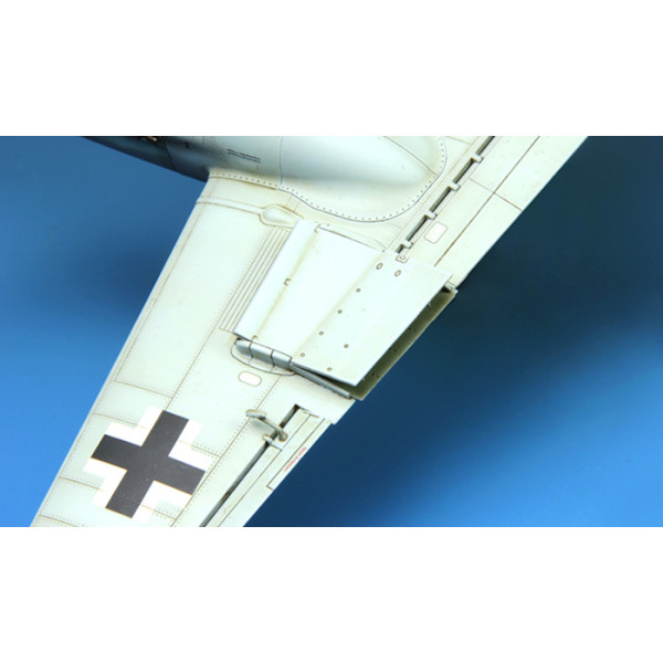 Messerschmitt Me 410B-2/U4 heavy fighter  1/48  Meng model ls-001