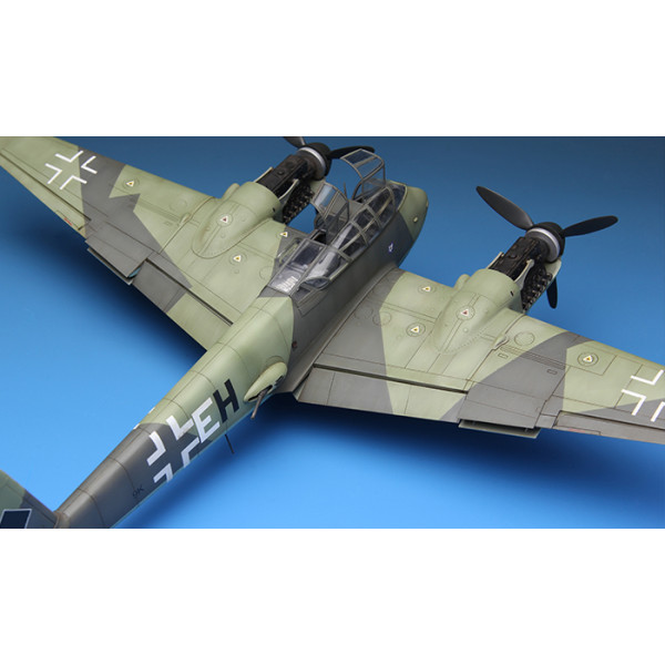 Messerschmitt Me 410A-1 High Speed Bomber  1/48  Meng model ls-003