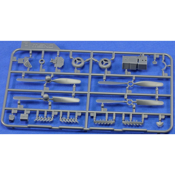 North American P-51D Mustang `Yellow Nose` 1/48  Meng model ls-009