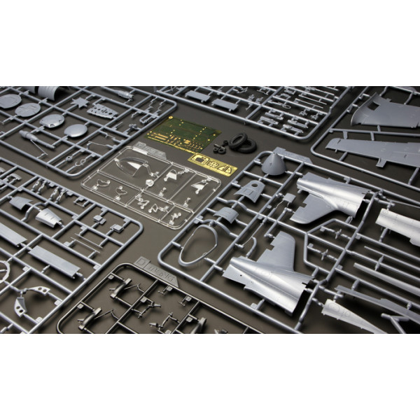 Messerschmitt Me163B  Komet Rocket-Powered Interceptor 1/32 Meng model qs-001