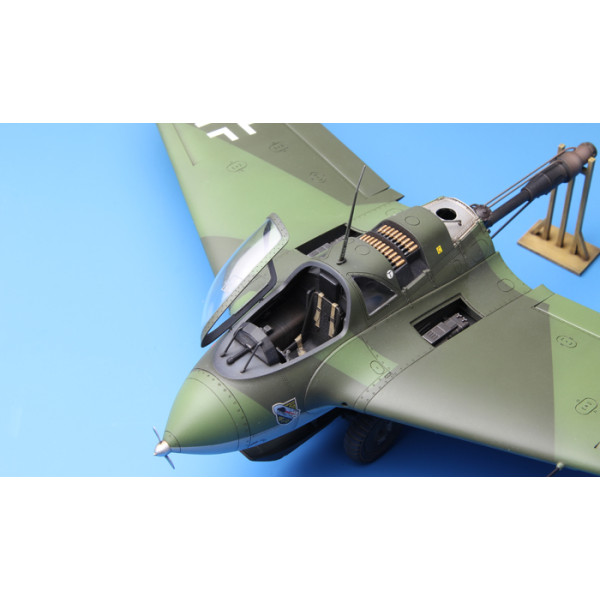 Messerschmitt Me163B  Komet Rocket-Powered Interceptor 1/32 Meng model qs-001