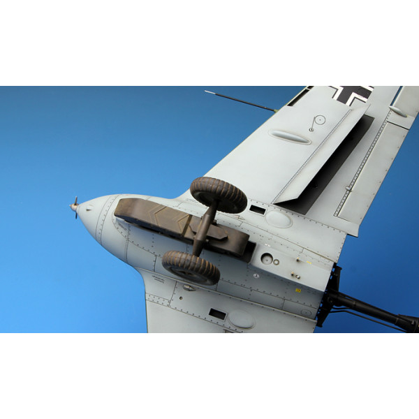 Messerschmitt Me163B  Komet Rocket-Powered Interceptor 1/32 Meng model qs-001