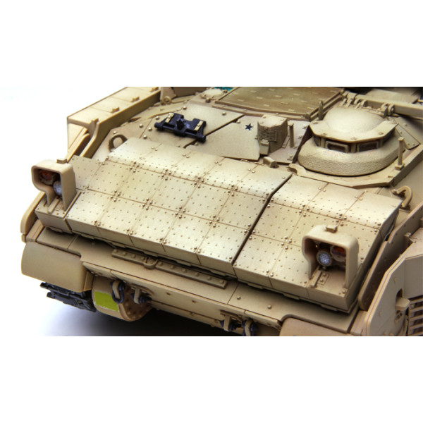 M2A3 Bradley w/BUSK III  1/35 Meng model ss-004