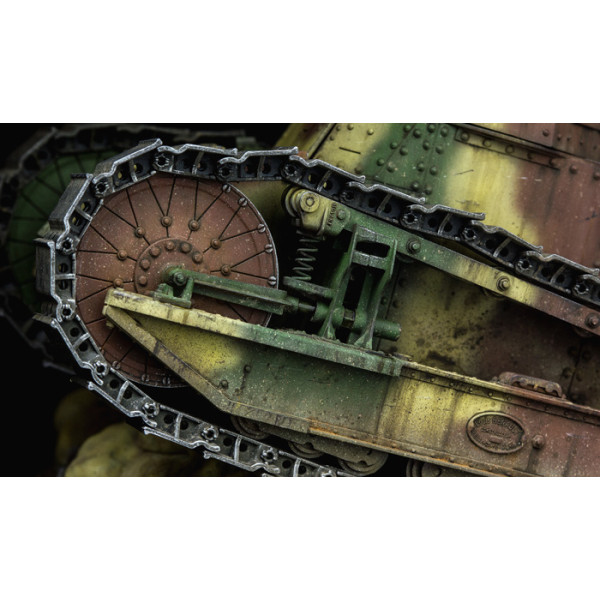 France FT-17 Light Tank (Riveting octagonal turret)   1/35 Meng Model  ts-011