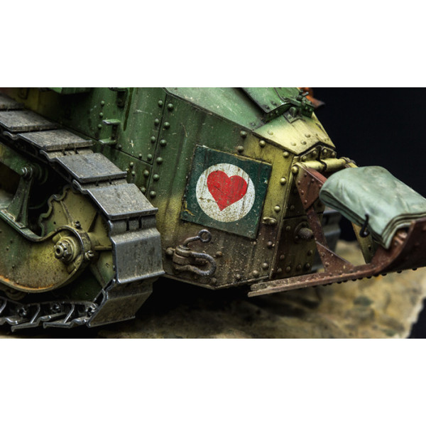 France FT-17 Light Tank (Riveting octagonal turret)   1/35 Meng Model  ts-011