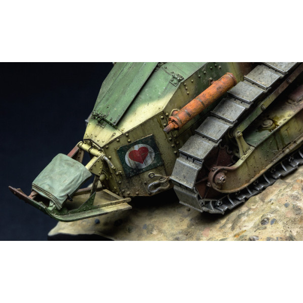 France FT-17 Light Tank (Riveting octagonal turret)   1/35 Meng Model  ts-011