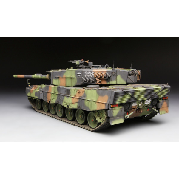 German Main Battle Tank Leopard 2 A4 1/35 Meng Model  ts-016