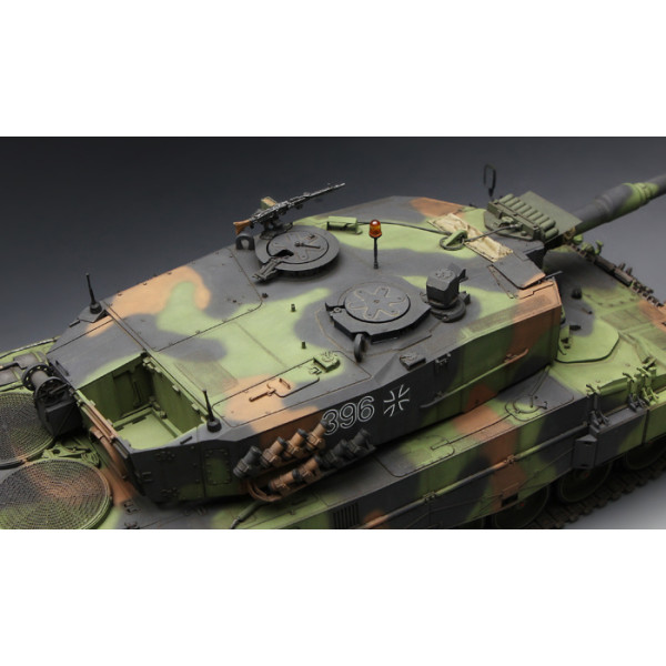 German Main Battle Tank Leopard 2 A4 1/35 Meng Model  ts-016