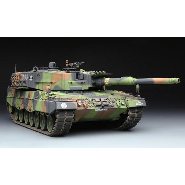 German Main Battle Tank Leopard 2 A4 1/35 Meng Model  ts-016