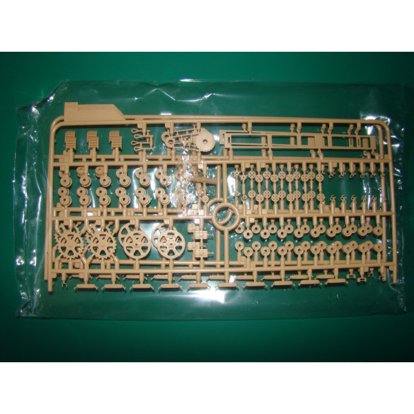 British Medium Tank Mk.A Whippet  1/35 Meng Model  ts-021