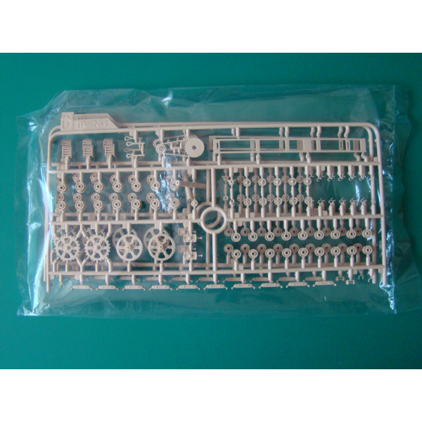 British Medium Tank Mk.A Whippet  1/35 Meng Model  ts-021