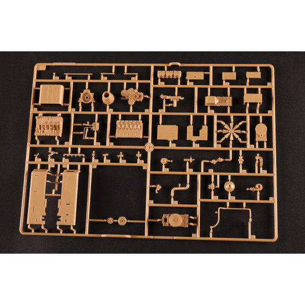 LVSR MKR16 Tractor   1/35 I Love Kit 63549