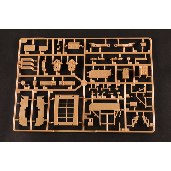 LVSR MKR16 Tractor   1/35 I Love Kit 63549