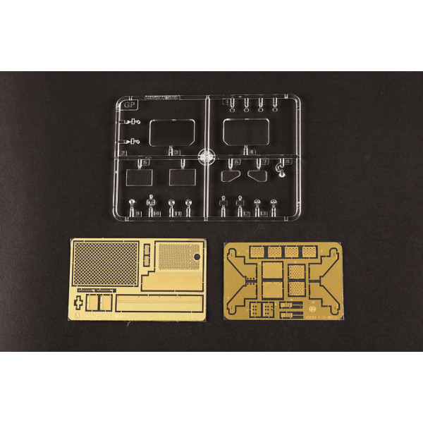 LVSR MKR16 Tractor   1/35 I Love Kit 63549