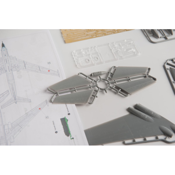 Myasishchev 3MD - strategic bomber 1/144 Mikro-Mir 144-033