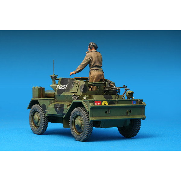 Daimler Dingo Mk.III British Scout Car w/Crew  1/35 MiniArt 35077