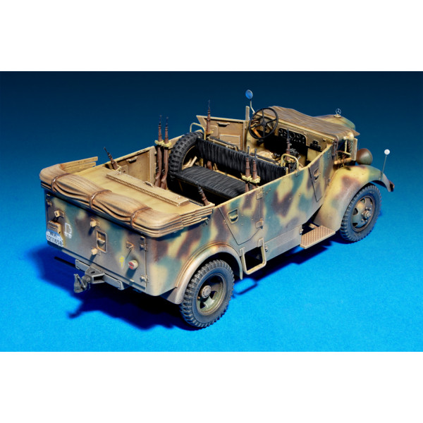 Kfz.70 MB 1500A німецький повнопривідний автомобіль з екіпажем 1/35 MiniArt 35139