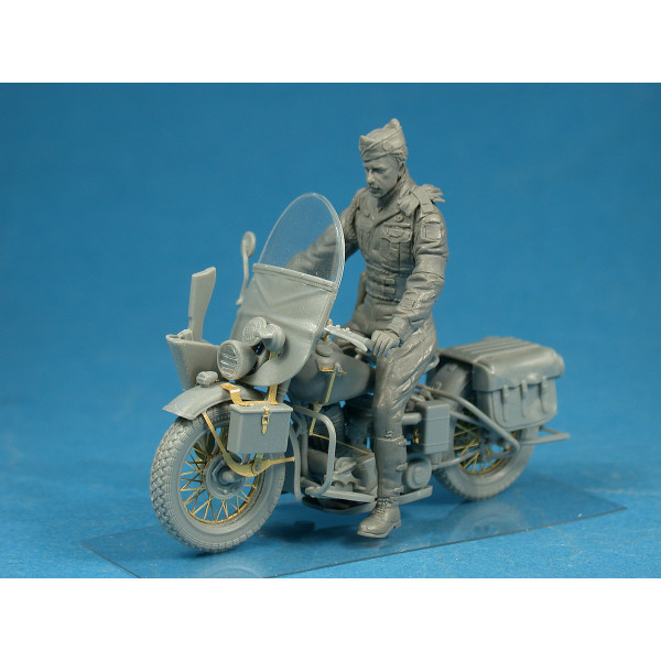 Американський військовий поліцейський з мотоциклом 1/35 MiniArt 35168
