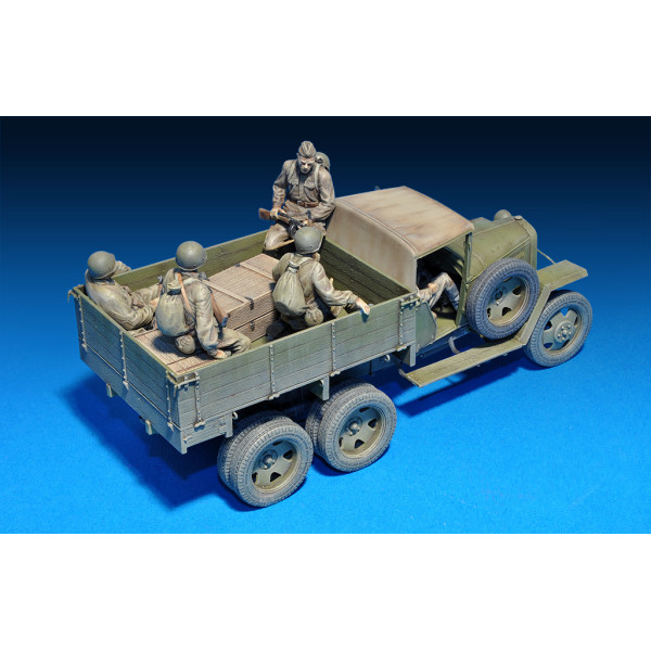 Радянський вантажний автомобіль ГАЗ-ААА Випуску 1941р. з екіпажем 1/35 MiniArt 35173