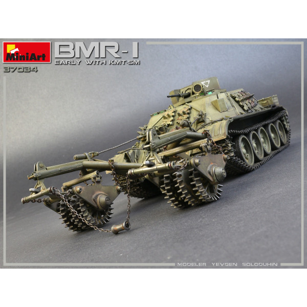 Броньована машина БМР-1 ранніх випусків з КМТ-5М 1/35 MiniArt 37034