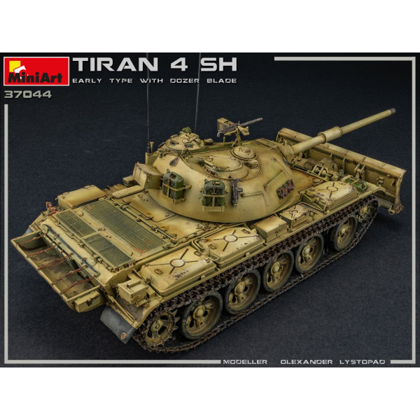 Тиран 4 Шарір Раннього Типу з бульдозерним відвалом 1/35 MiniArt 37044
