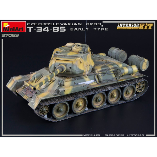 Т-34/85 Чехословацького Виробництва. Раннього Типу. з Інтер'єром 1/35 MiniArt 37069
