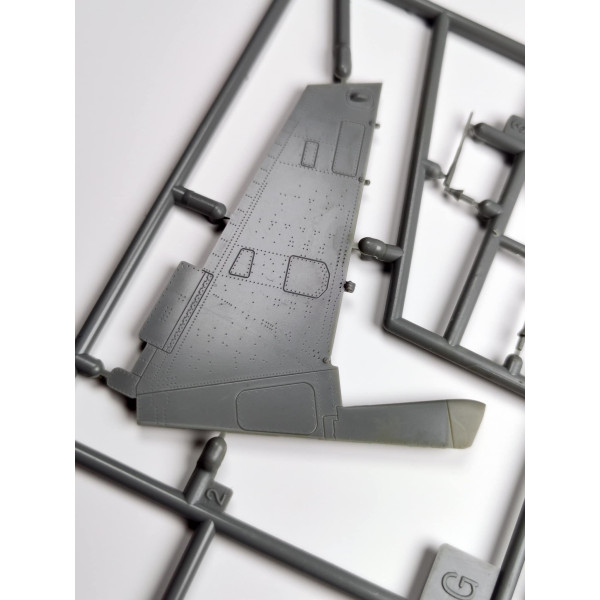  Su-33 "Flanker-D" 1/48 MiniBase 8001