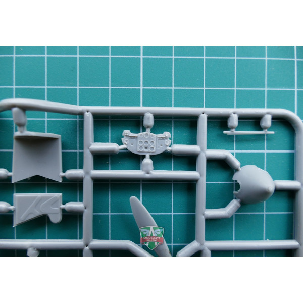 Yak-1 Soviet fighter on skis 1/48 Modelsvit  4802