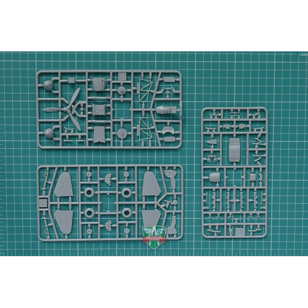 Радянський винищувач Яковлєв Як-9ДД 1/48 Modelsvit 4804