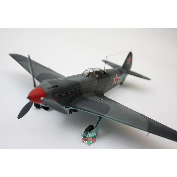 Радянський винищувач Яковлєв Як-9ДД 1/48 Modelsvit 4804