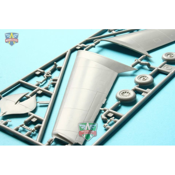Винищувач XP-55 Ascender 1/48 Modelsvit 4808