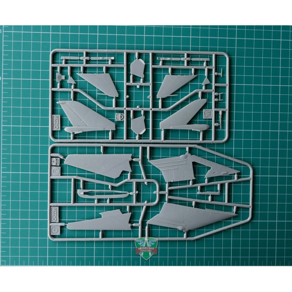 S-22I(Su-7IG) variable wing geometry 1/72 Modelsvit  72009