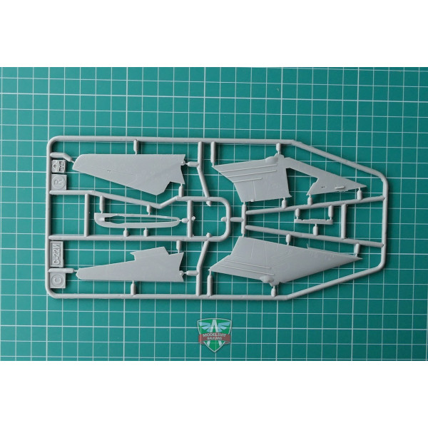 S-22I(Su-7IG) variable wing geometry 1/72 Modelsvit  72009