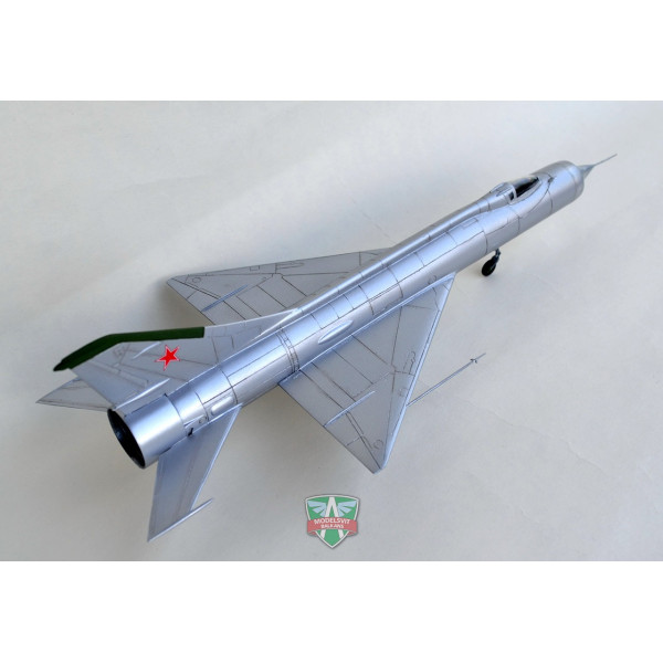 Радянський експериментальний винищувач Е-150 1/72 Modelsvit 72025