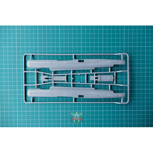 Ye-152A Soviet twin-engined interceptor 1/72 Modelsvit  72028