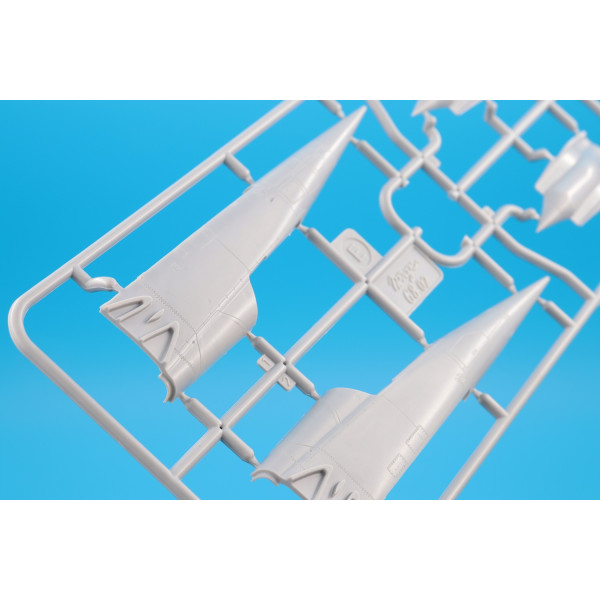 Літак Dassault  Mirage G8.02 1/72 Modelsvit 72057