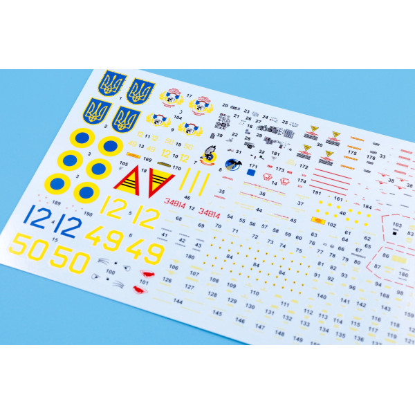 Su-17M4R fighter-bomber aircraft 1/72 Modelsvit 72058