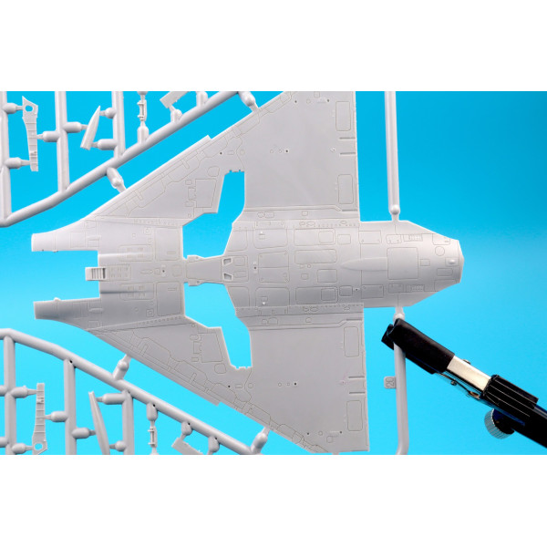 Dassault  Mirage 2000B 1/72 Modelsvit 72074