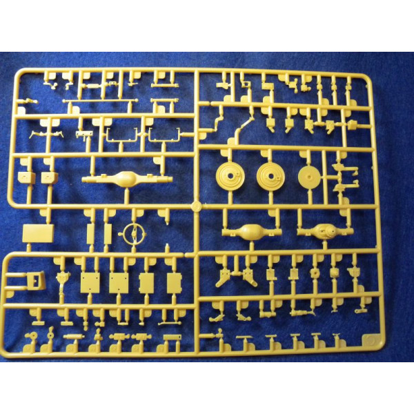 Cougar 4X4 MRAP   1/35 Panda  35003