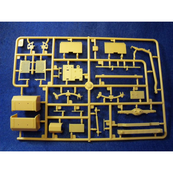 Cougar 4X4 MRAP   1/35 Panda  35003