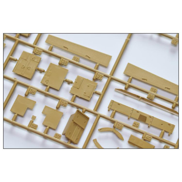 M1A2 SEP Abrams TUSK I/II 3 in 1   1/35 RFM  5004