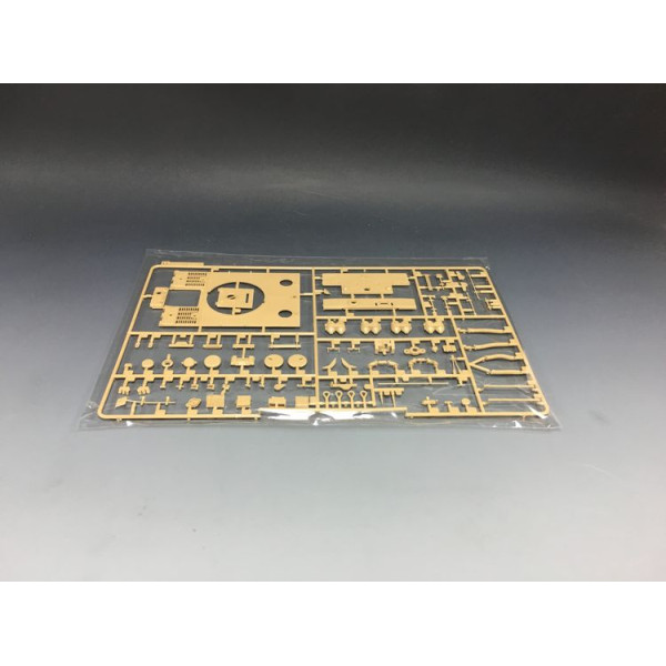  Pz.Kpfw.VI Ausf.E Tiger I Gruppe "Fehrmann"  1/35 RFM  5005