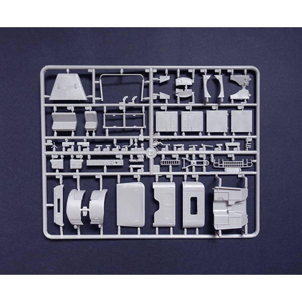 M43 ¾ ton 4x4 Ambulance truck  1/35 Roden 811