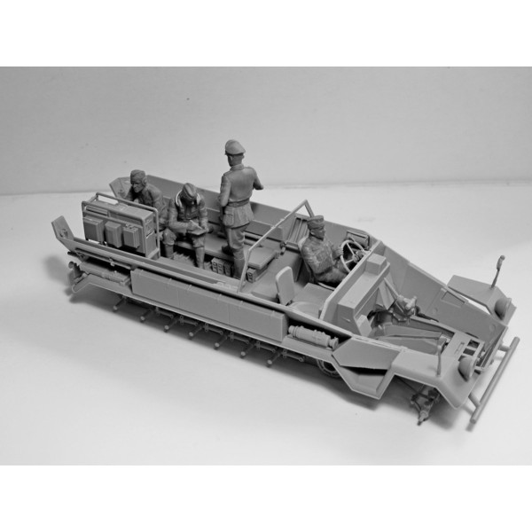 Sd.Kfz.251 / 6 Ausf.A з екіпажем 1/35 ICM 35104