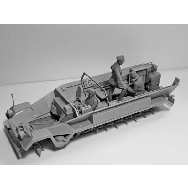 Sd.Kfz.251 / 6 Ausf.A з екіпажем 1/35 ICM 35104