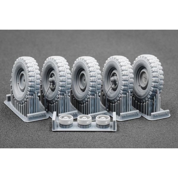 Unimog 404 10.5-20 MPT Sagged wheel set "ICM , AK , Revell" (3D Print) 1/35 ScaleX WM 35022S