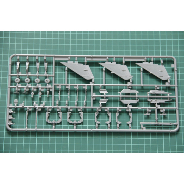 Літак винищувач французький Mirage F.1B 1/72 Special Hobby 72291