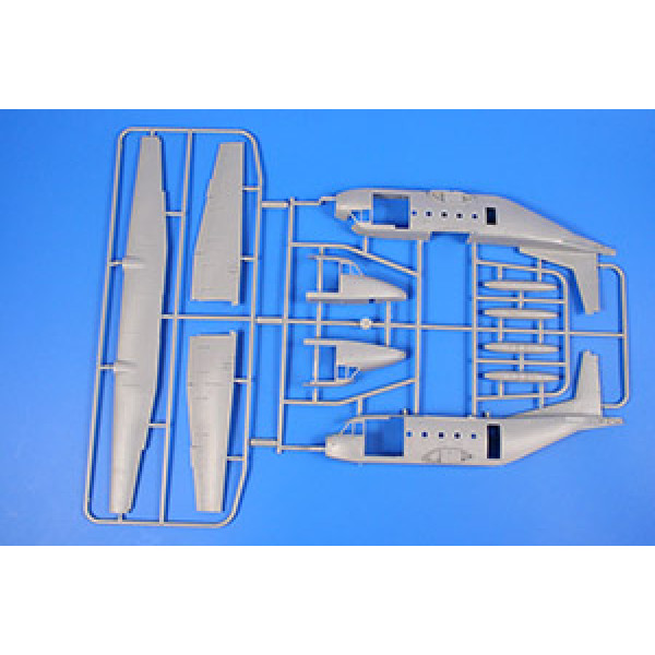 CASA C-212-100 Transport plane 1/72 Special Hobby 72344