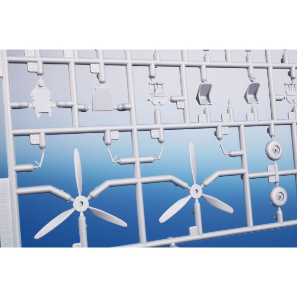 P-40K-1/5 Warhawk 'Short Fuselage' 1/72 Special Hobby 72379